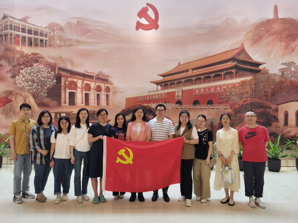 中共一大會(huì)址參觀1.jpg